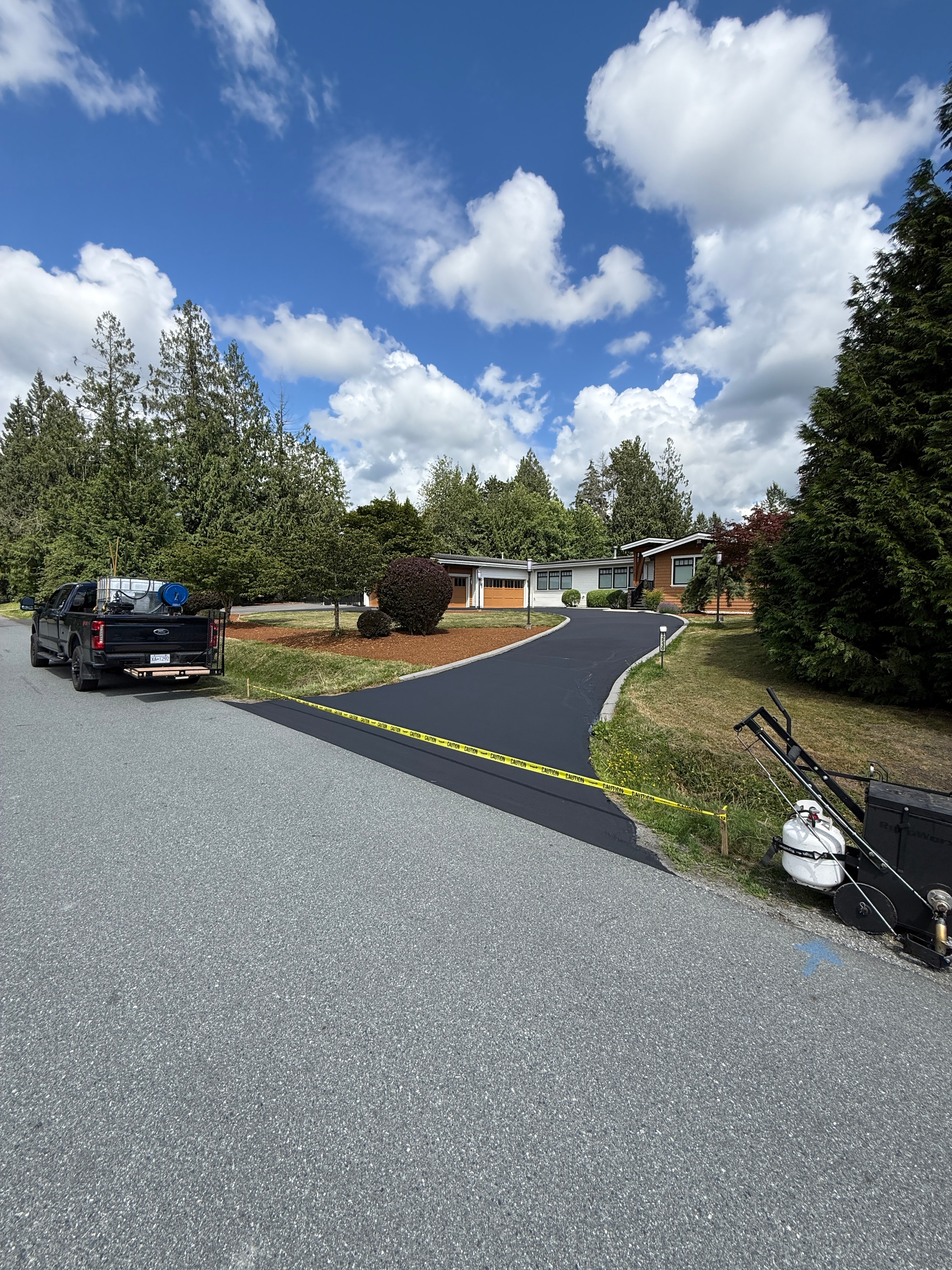 Asphalt sealcoating and driveway sealing